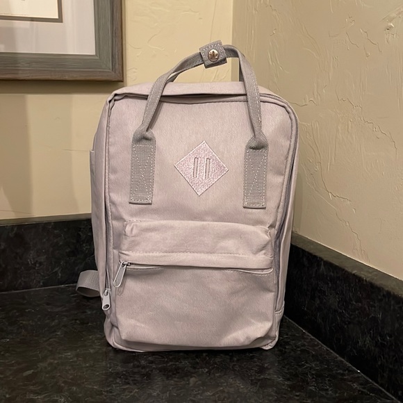 Women's / Teen / Pre-Teen / Girl's Grey Backpack - Picture 1 of 16